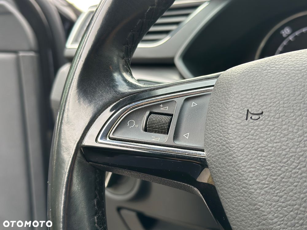 Skoda Superb 2.0 TDI Premium Edition - 24