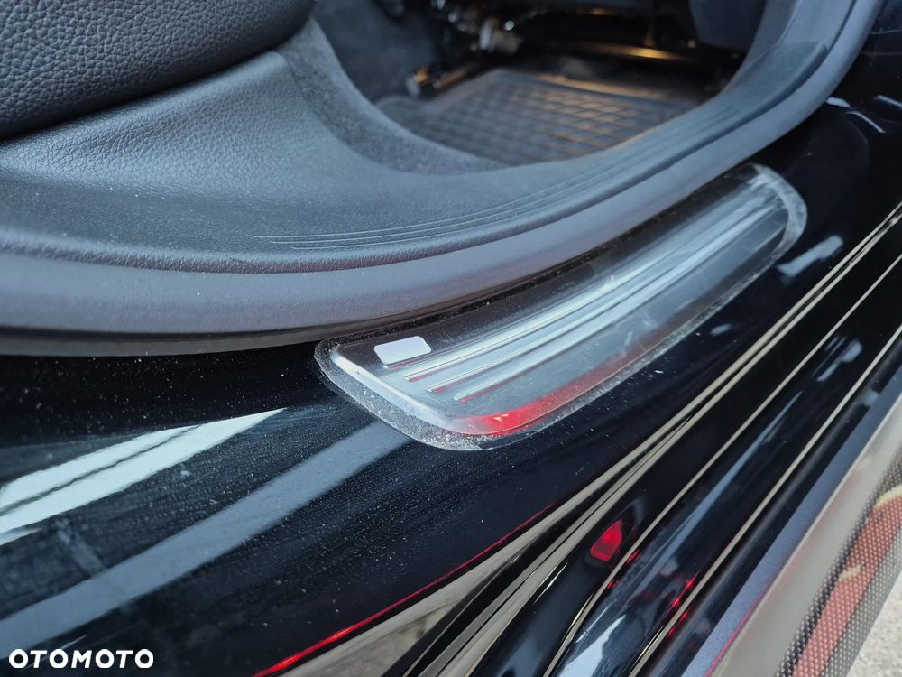 Mercedes-Benz CLS 300 d 4-Matic AMG - 22