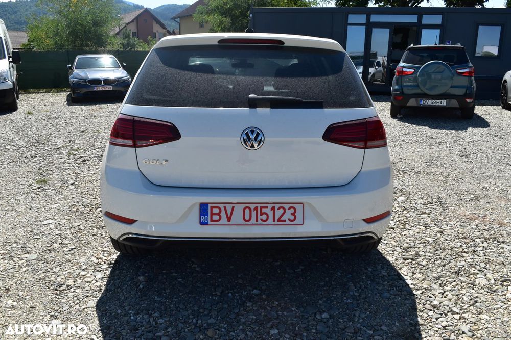 Volkswagen Golf - 6