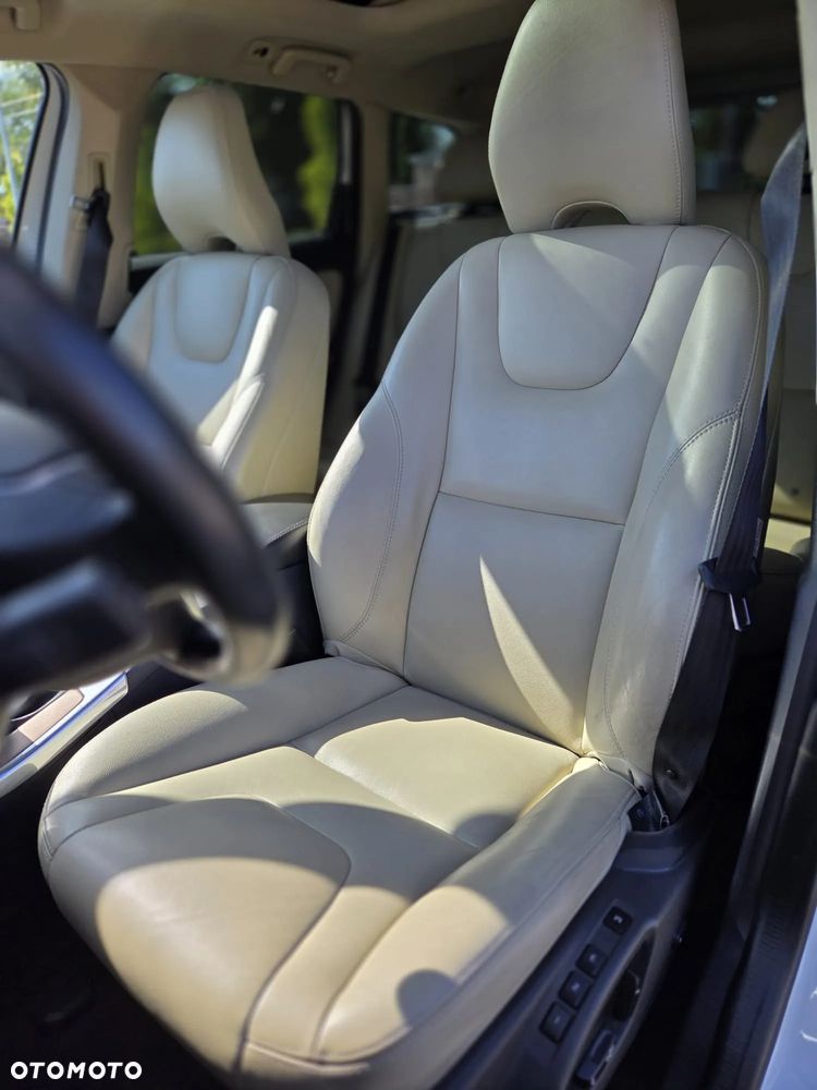 Volvo XC 60 D5 AWD Momentum - 7