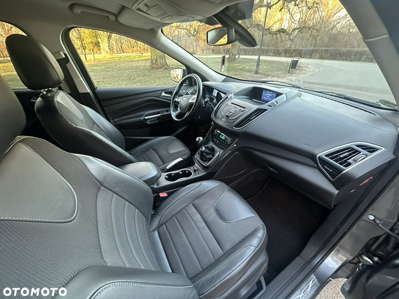 Ford Kuga - 32
