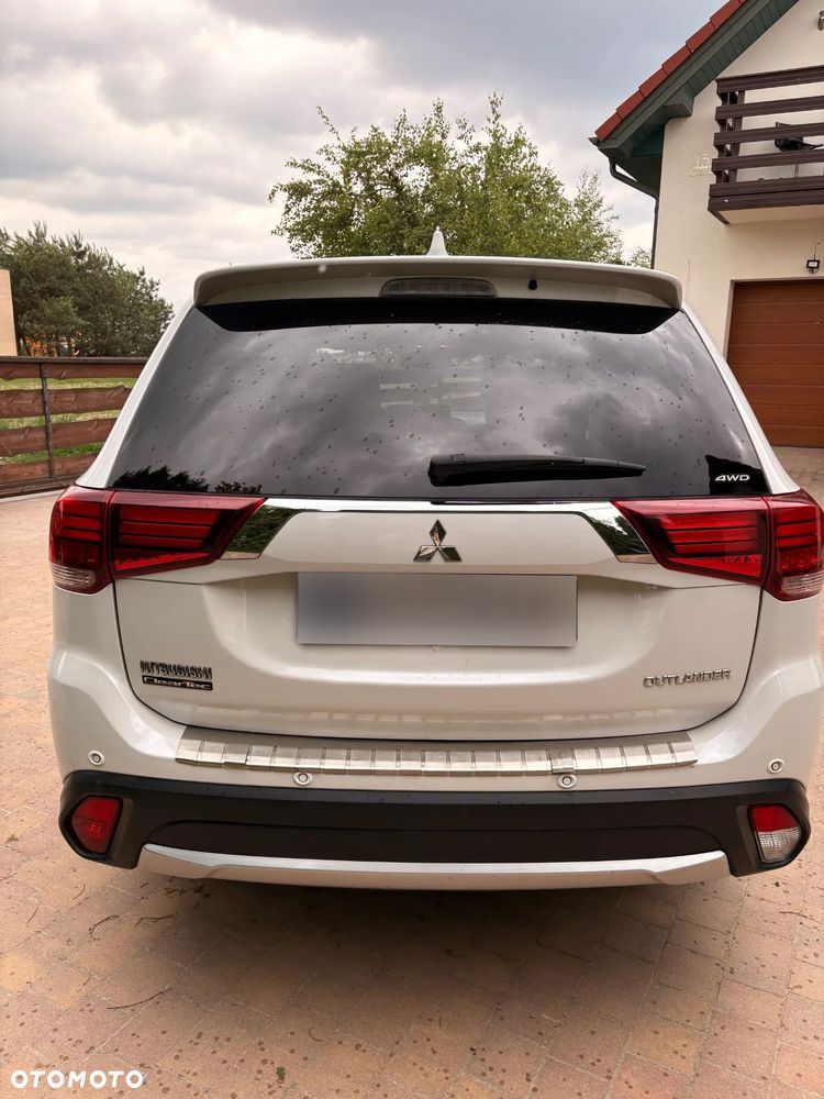 Mitsubishi Outlander 2.0 Instyle Navi 4WD CVT - 14