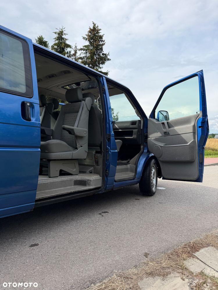 Volkswagen Multivan - 22
