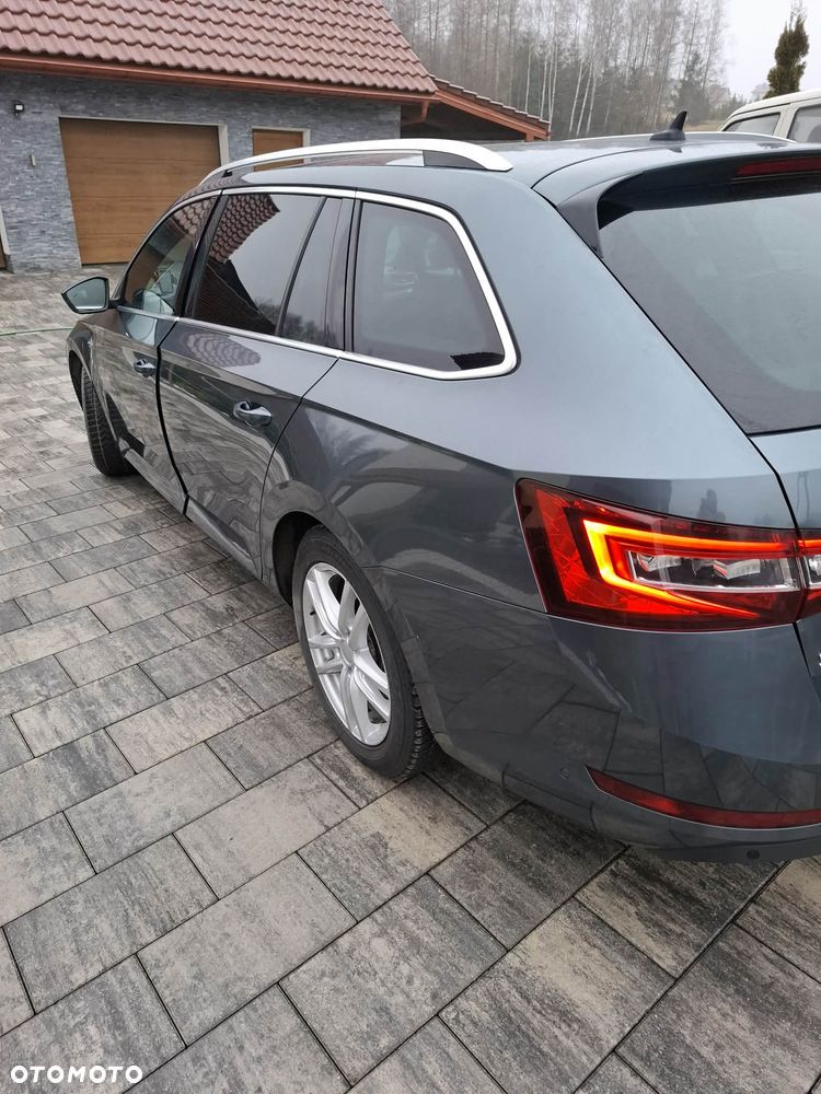 Skoda Superb 2.0 TDI 4x4 Active DSG - 22