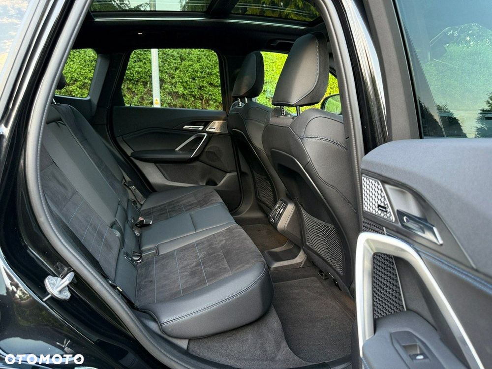 BMW iX1 xDrive30 66.5kWh M Sport - 27