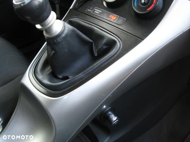 Toyota Auris 1.6 Luna - 23