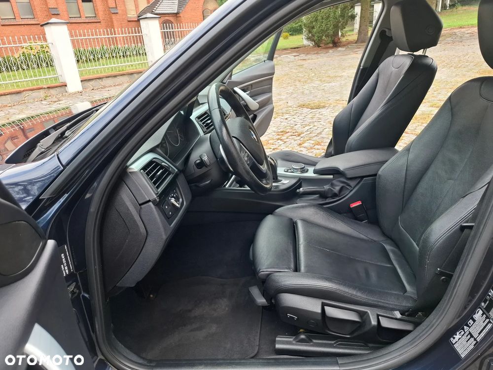 BMW Seria 3 320d xDrive Sport Line - 15