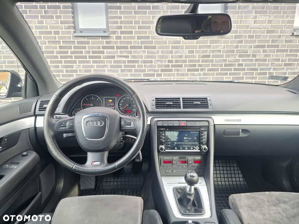 Audi A4 Avant 2.0 TDI DPF quattro - 30