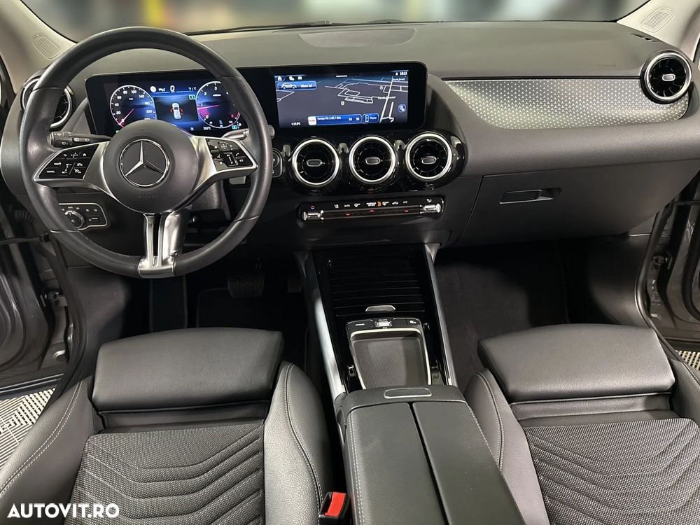 Mercedes-Benz GLA 200 d 4MATIC - 11