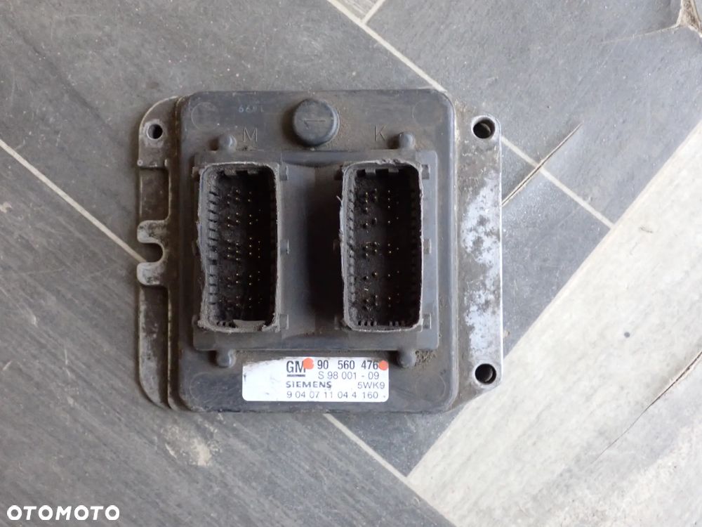 OPEL VECTRA G KOMPUTER SILNIKA 90560476 - 2