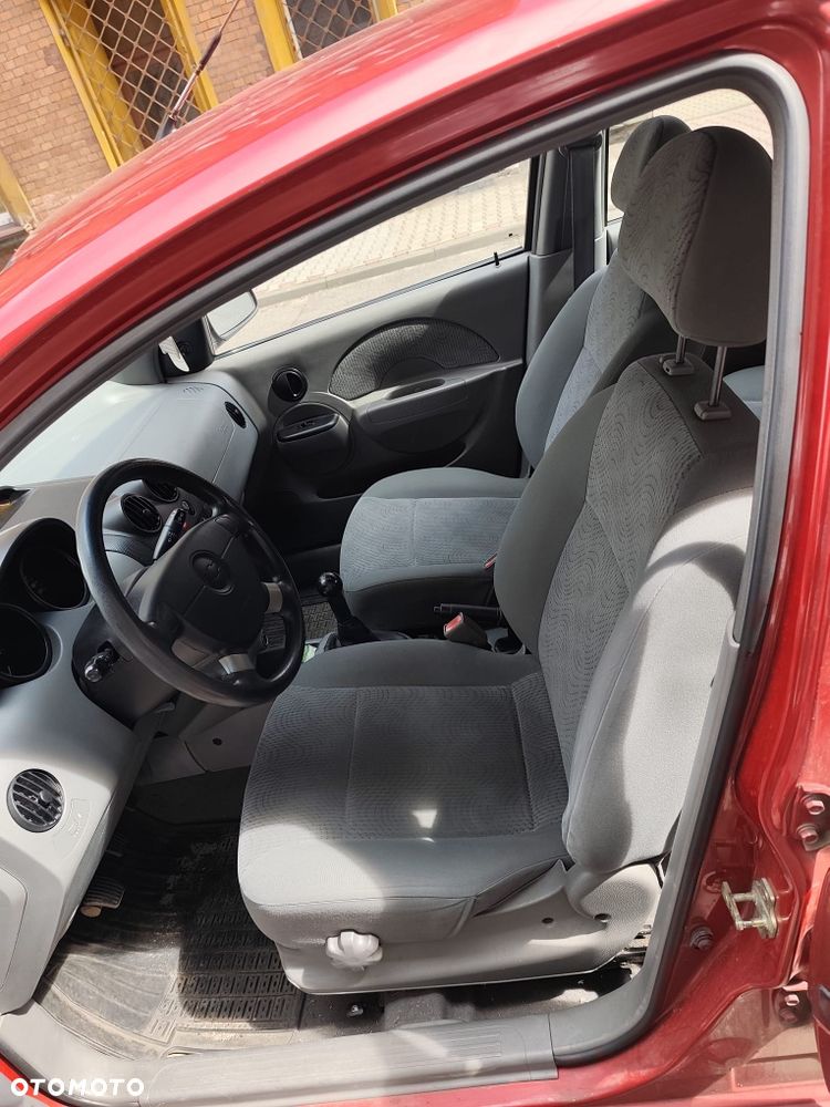 Chevrolet Aveo - 4