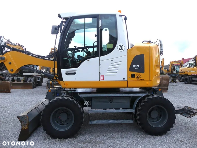 Liebherr A910 Compact / Sprowadzona / Super Stan / - 34