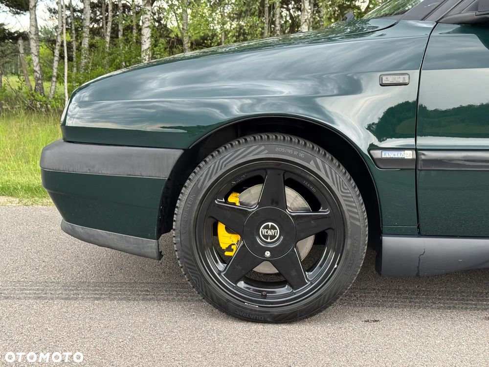 Lancia Delta 2000 - 18