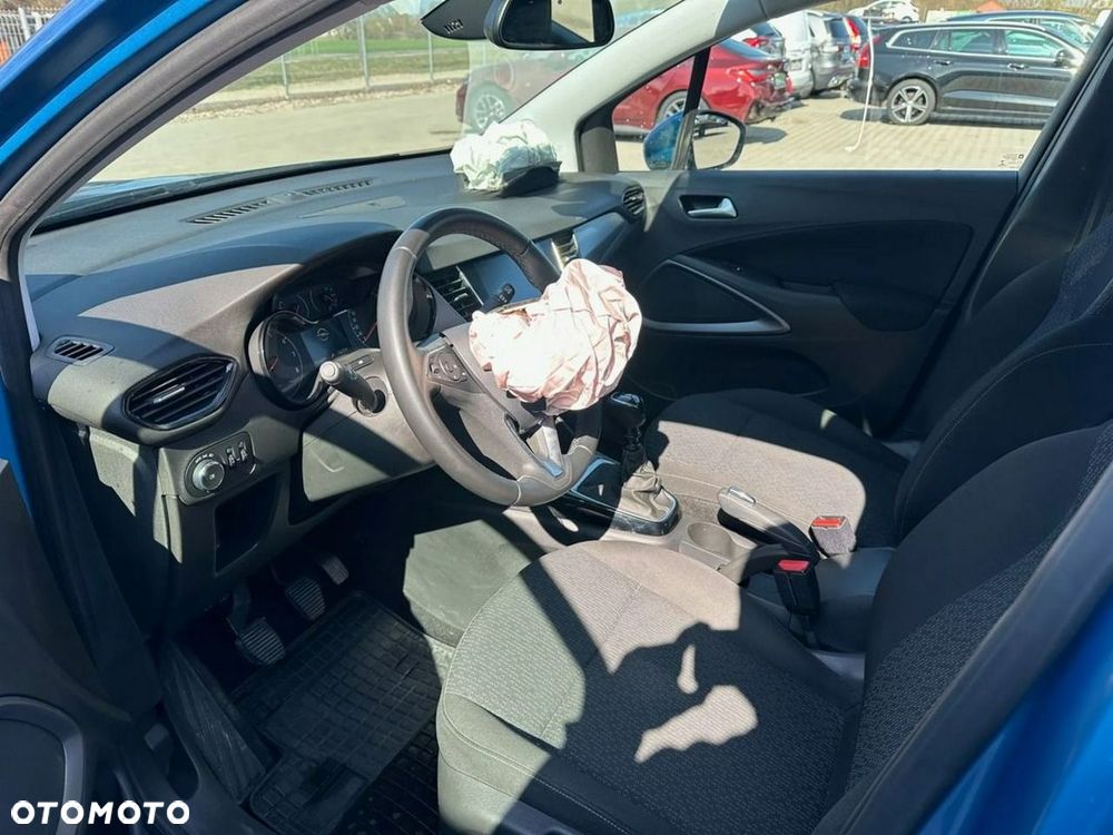 Opel Crossland X - 11