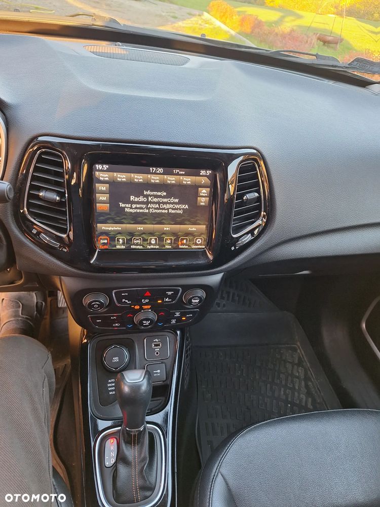 Jeep Compass - 12