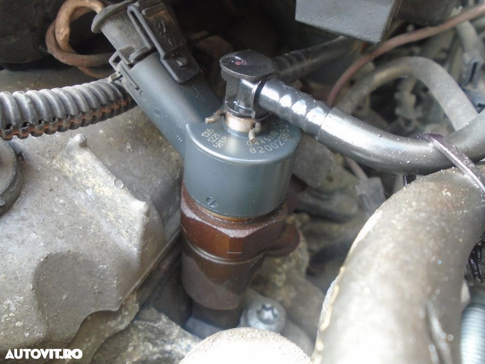 Injector Renault Trafic 1.9 DCI din 2002 - 1