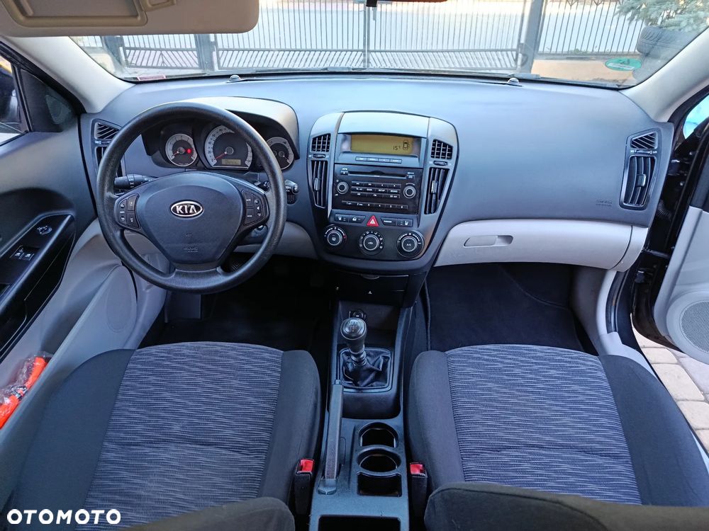 Kia Ceed 1.4 CVVT LX - 25