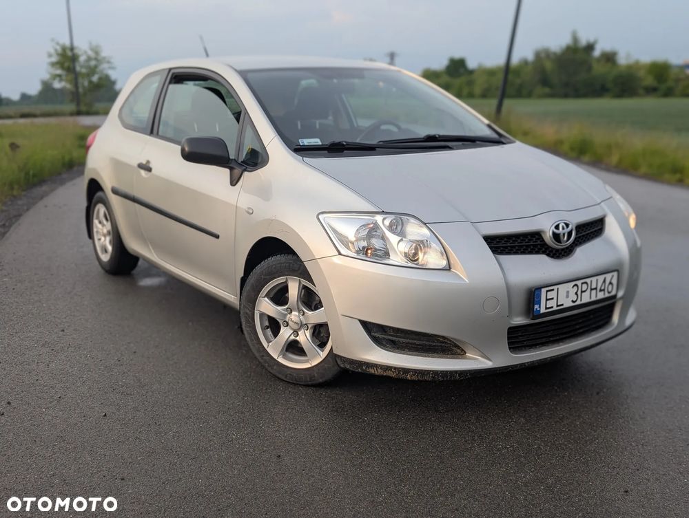 Toyota Auris - 1