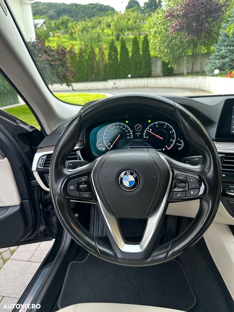 BMW Seria 5 520d xDrive AT - 22