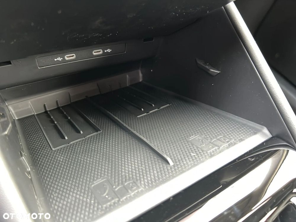 Volkswagen Tiguan - 23