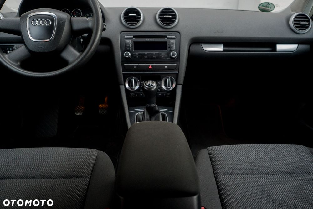 Audi A3 Sportback 1.6 Attraction - 32