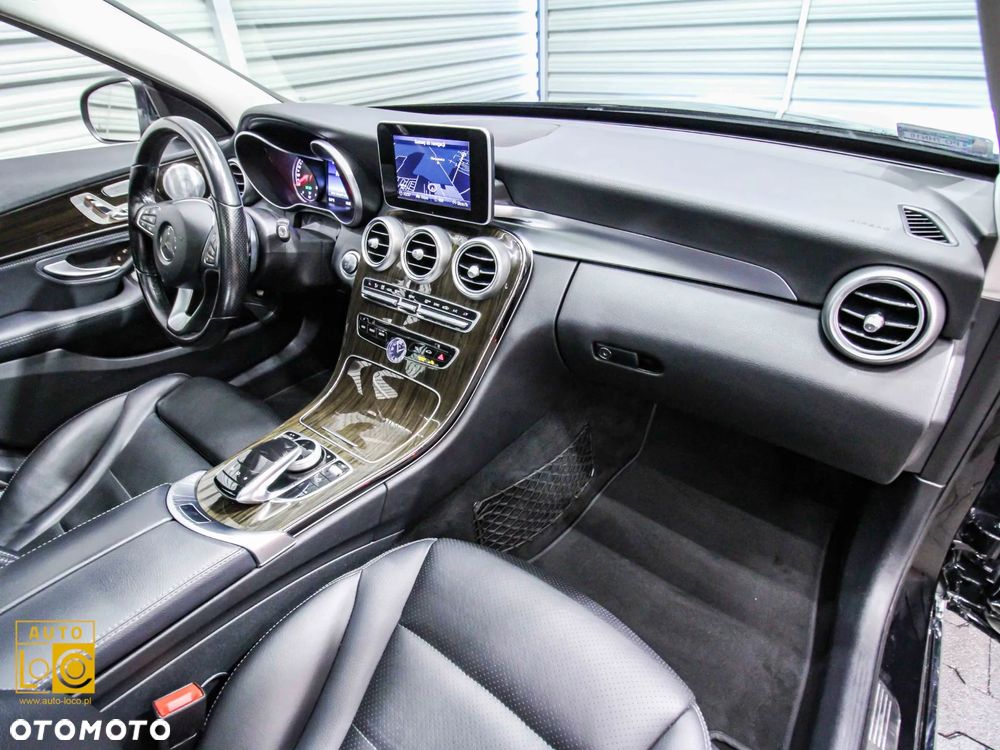 Mercedes-Benz Klasa C 300 9G-TRONIC AMG Line - 9