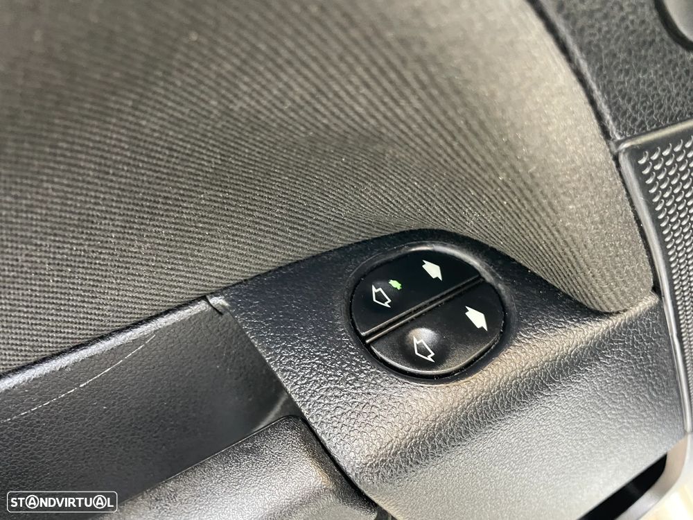 Ford Fiesta 1.25 Ghia - 14