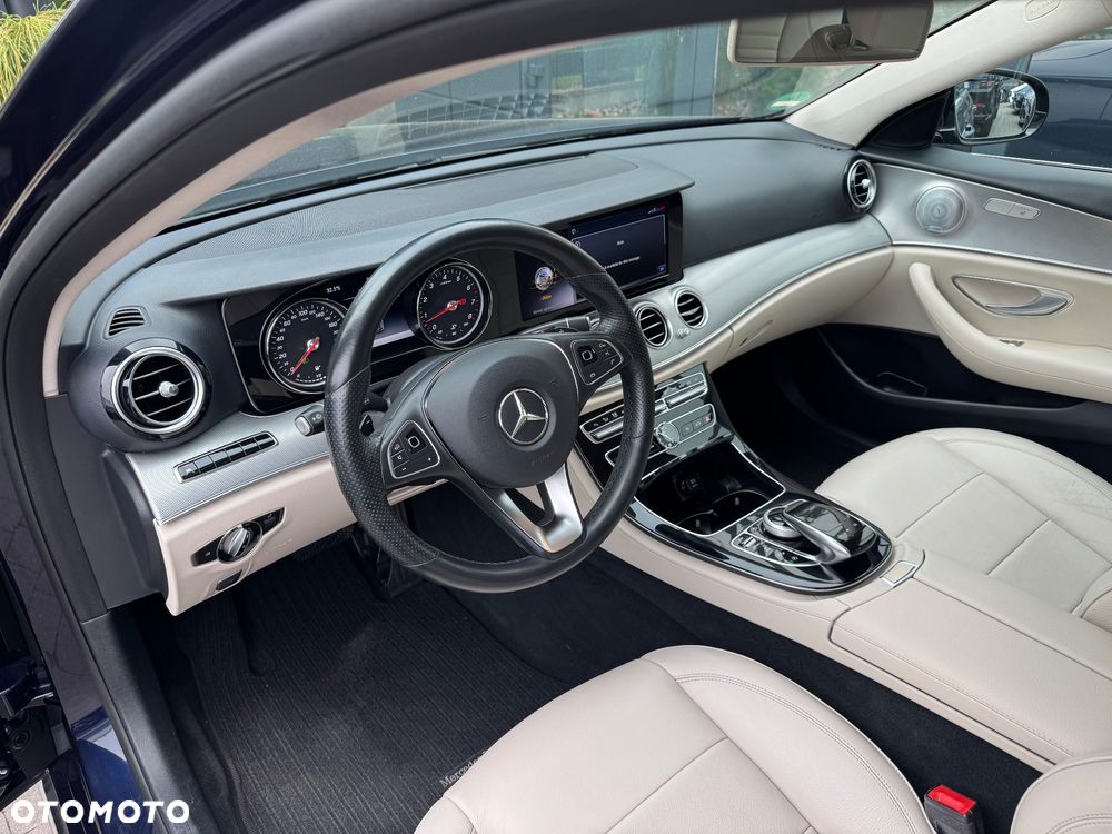 Mercedes-Benz Klasa E 250 Avantgarde - 19