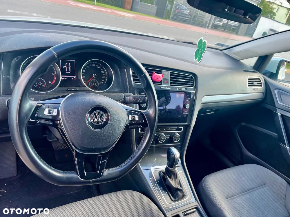 Volkswagen Golf - 8