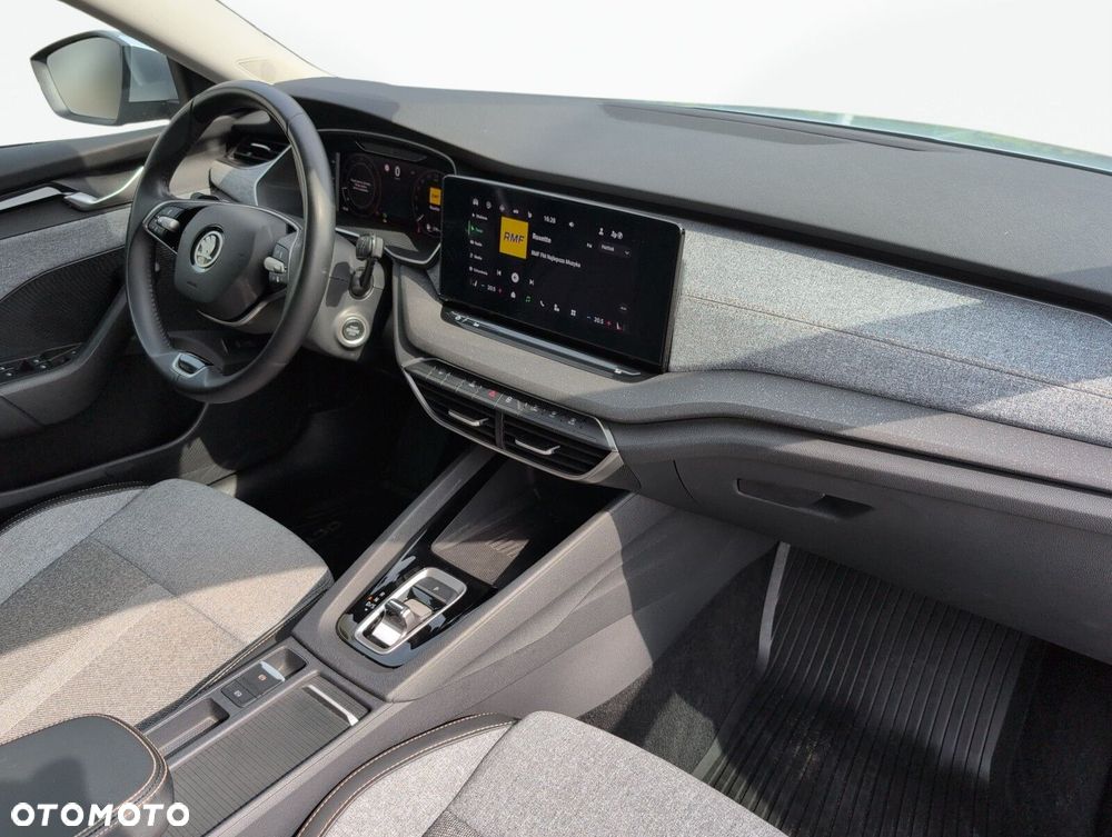 Skoda Octavia 2.0 TDI Selection DSG - 17