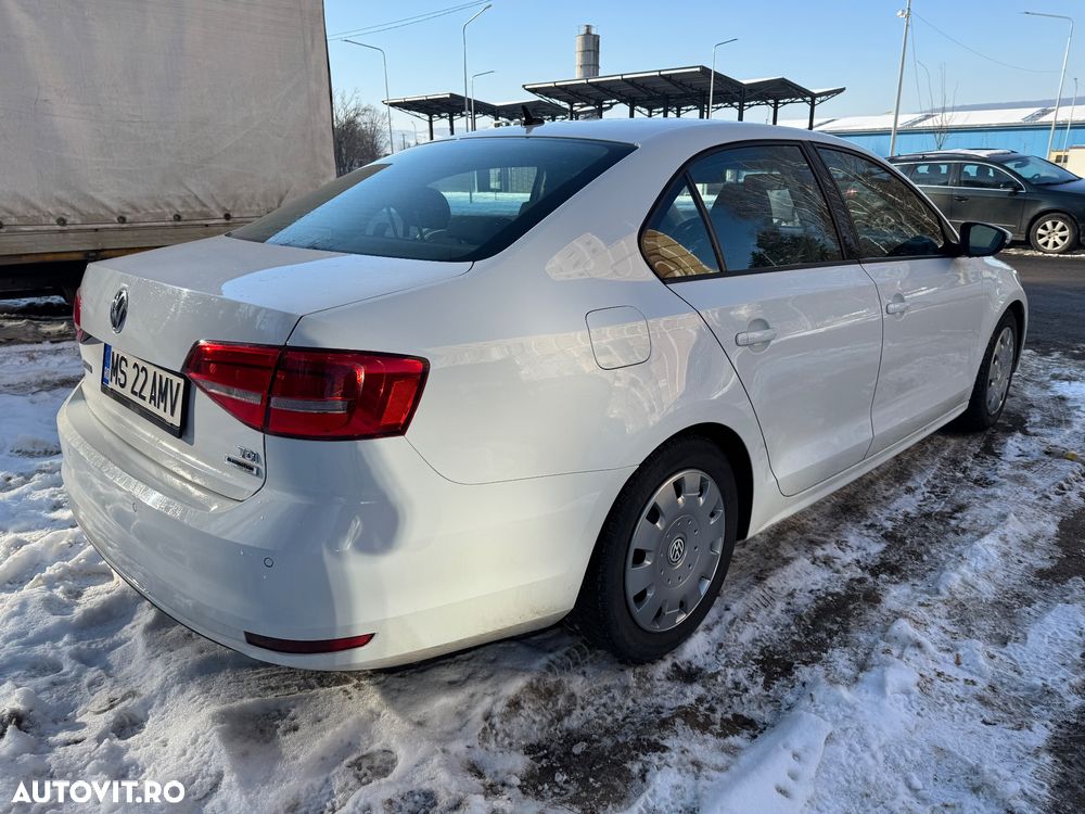 Volkswagen Jetta - 5