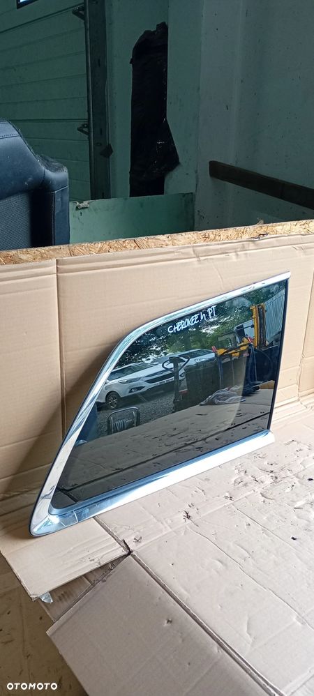 Szyba prawy tył tylna prawa karoseryjna Jeep Grand Cherokee IV WK2 - 4
