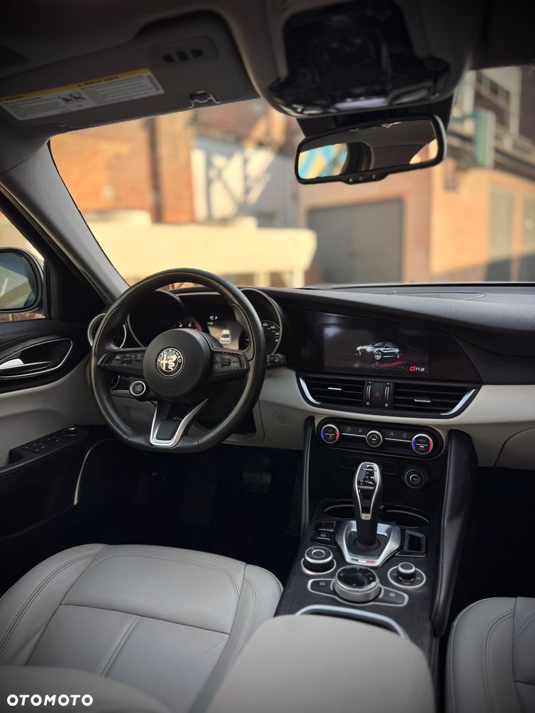 Alfa Romeo Giulia - 13