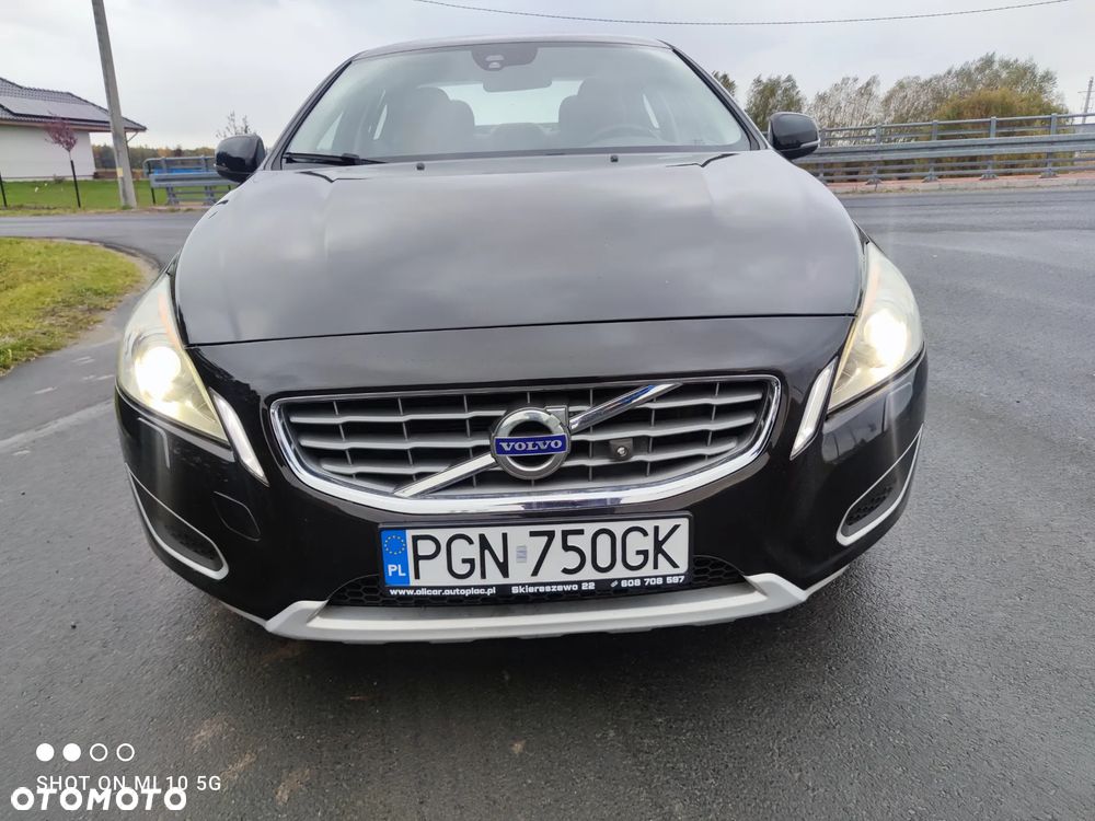 Volvo S60 D2 Momentum - 4