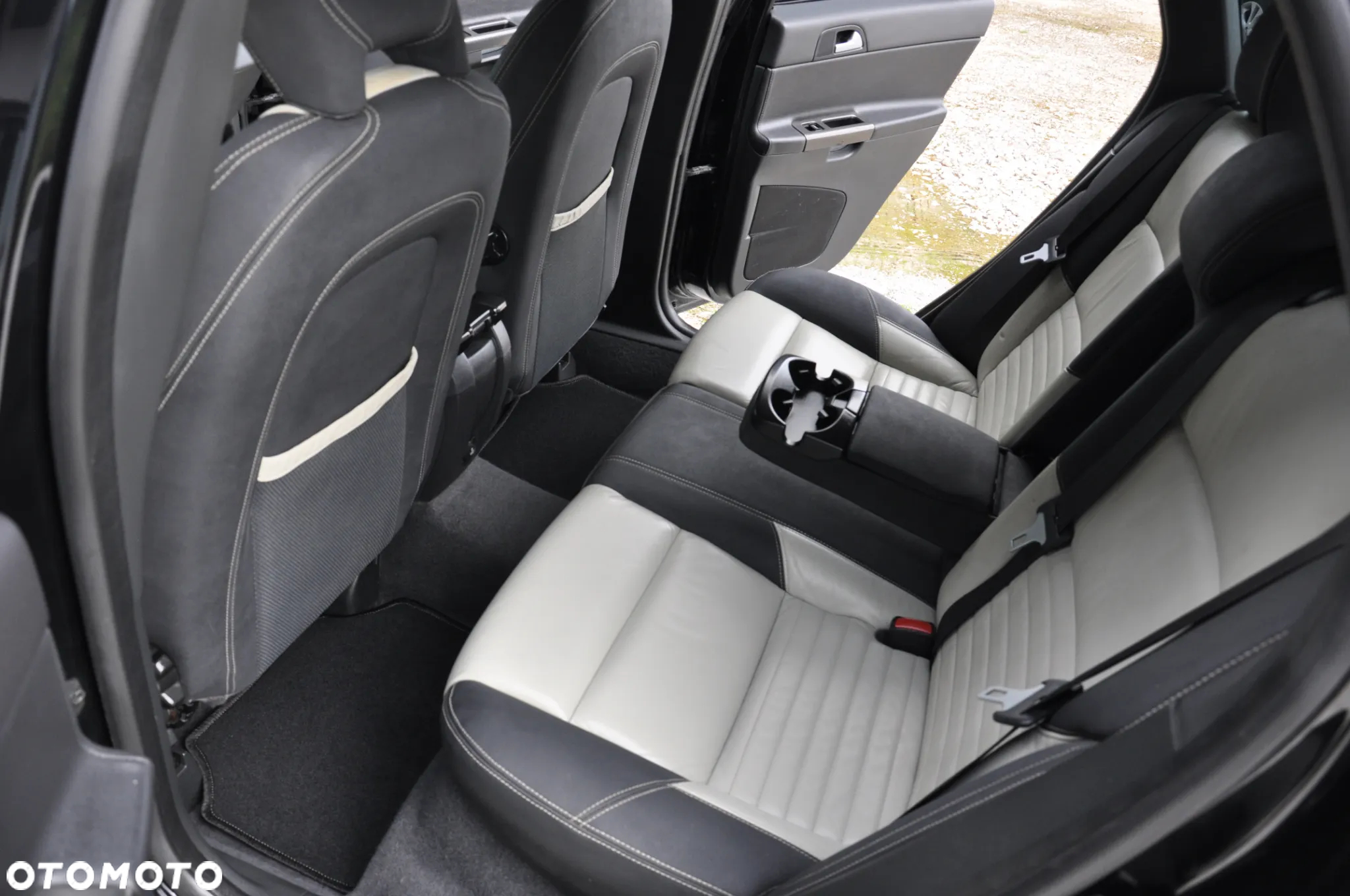 Volvo V50 2.0D R-Design Momentum - 28