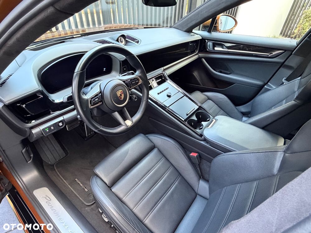 Porsche Panamera 4 E-Hybrid - 16