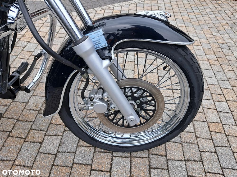 Suzuki Intruder - 13