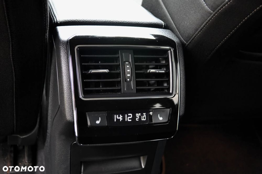 Skoda Superb 2.0 TDI Sportline DSG - 24