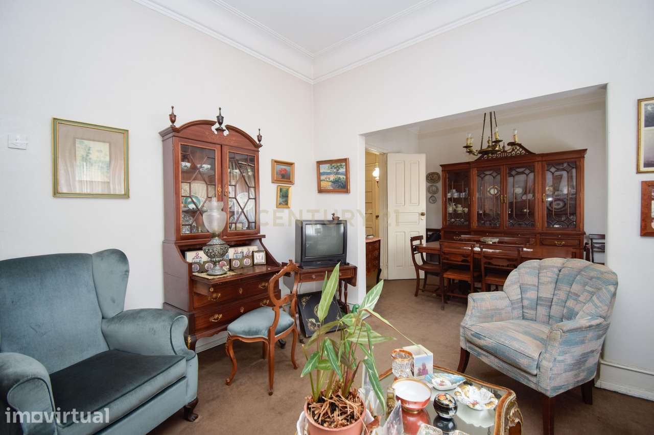 Apartamento T3 com Elevador, no Areeiro | Av. Roma| Campo Pequeno - Li - Grande imagem: 2/25