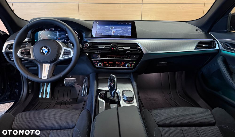 BMW Seria 5 520d xDrive M Sport sport - 11