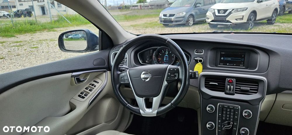 Volvo V40 T3 - 24