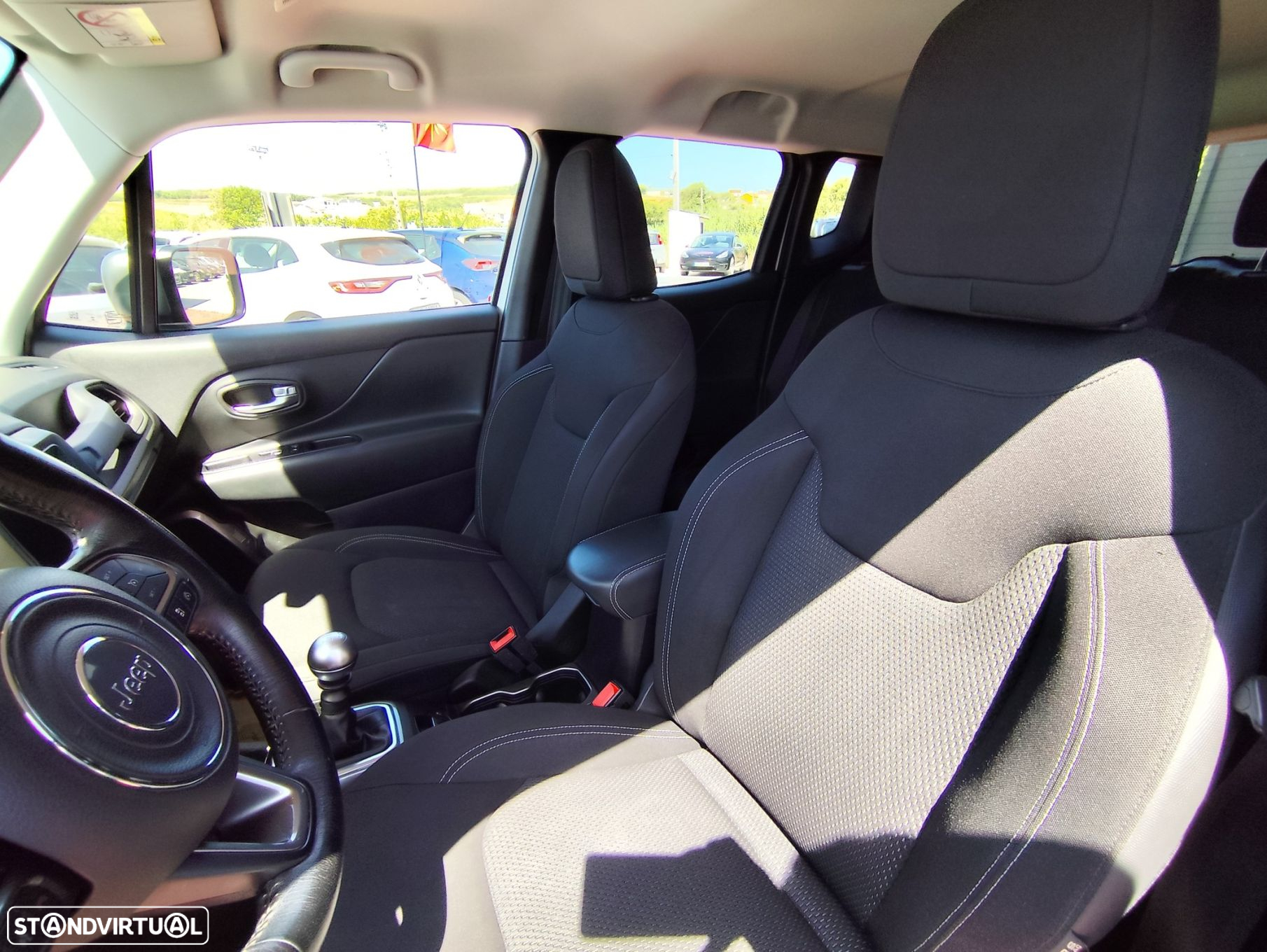 Jeep Renegade 1.0 T Limited - 19