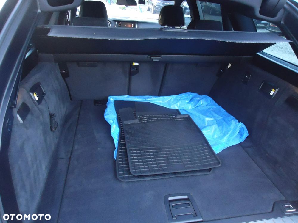 BMW Seria 5 520d xDrive Touring - 10