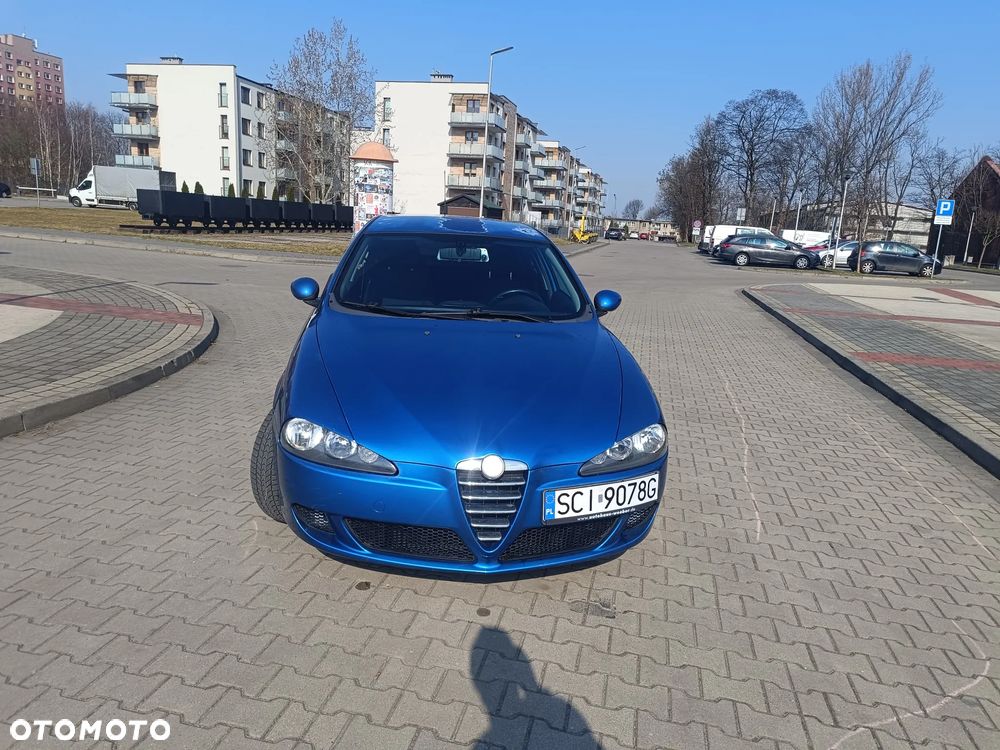 Alfa Romeo 147 1.6 Twin Spark Distinctive - 3