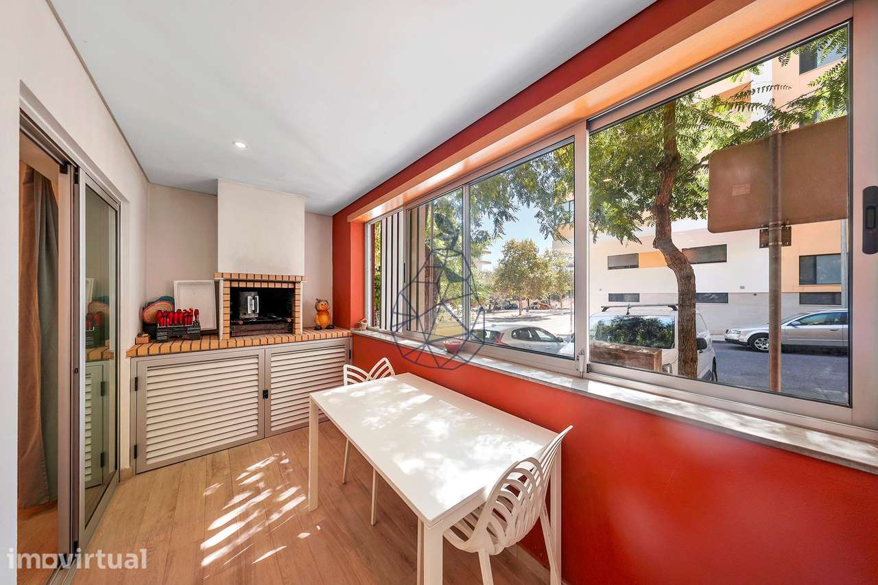 Apartamento T3 Semi Novo no Cerro Ruivo em Portimão - Grande imagem: 4/35