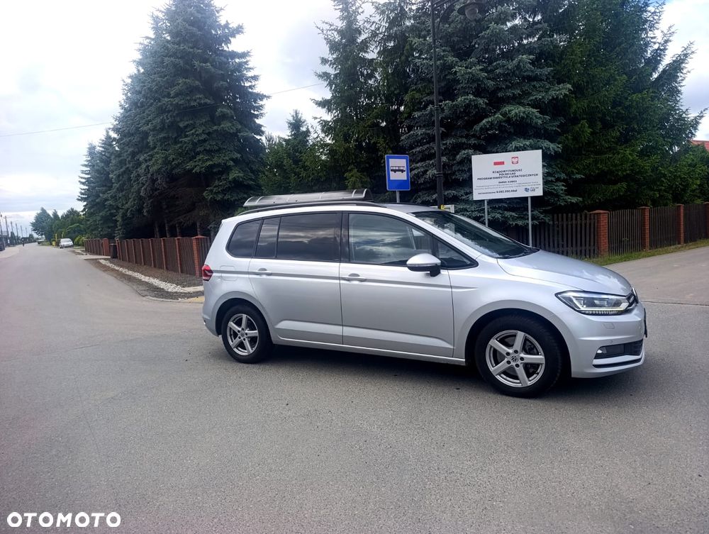 Volkswagen Touran 2.0 TDI SCR (BlueMotion Technology) DSG Comfortline - 4