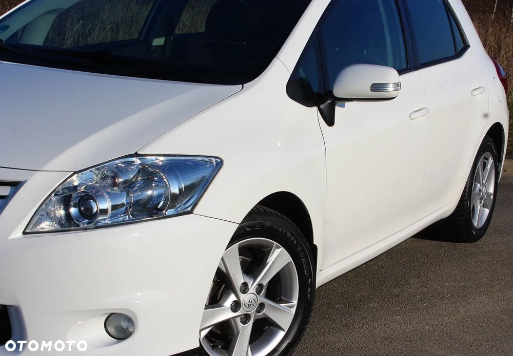 Toyota Auris 1.6 Executive - 17