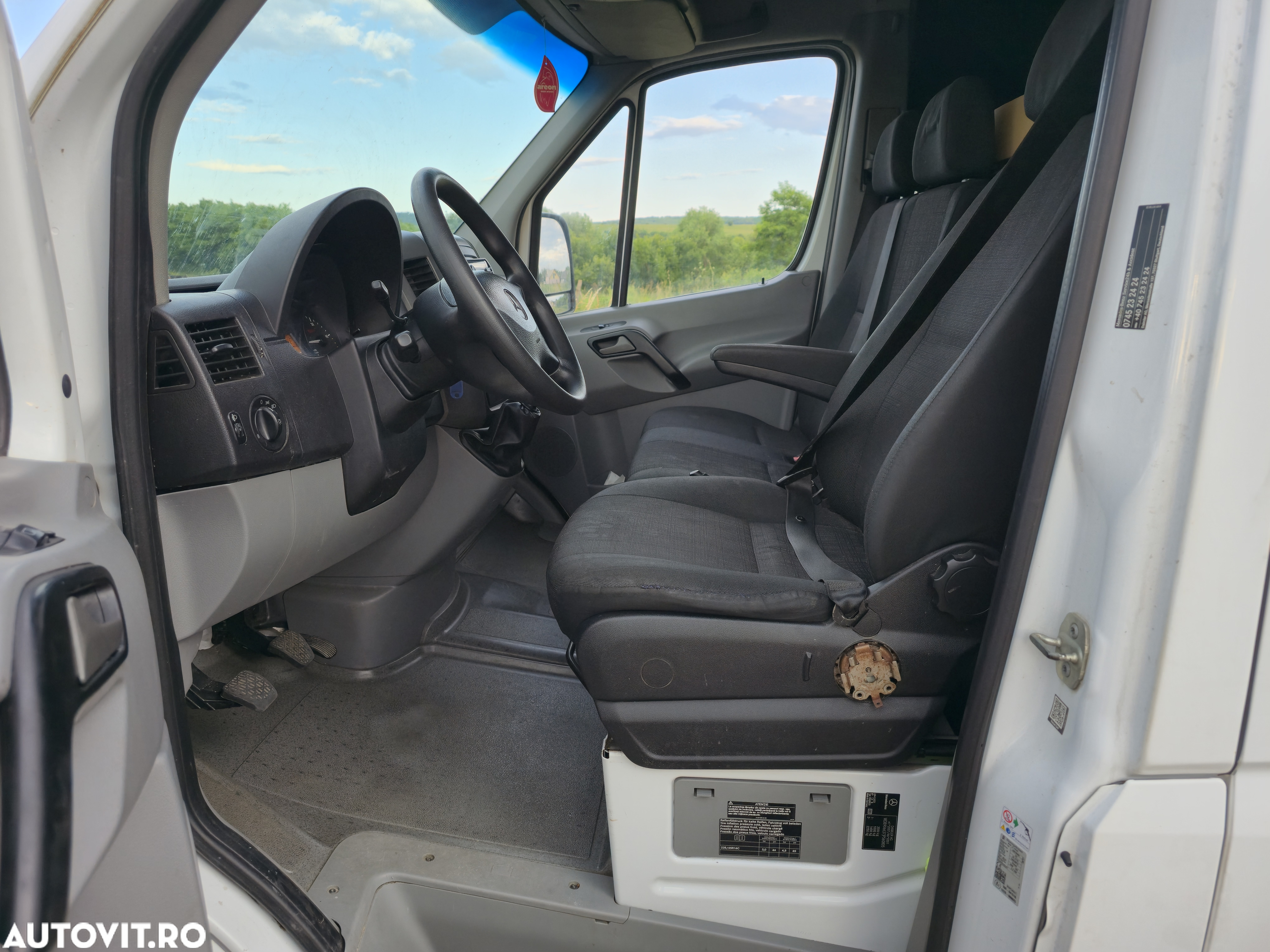 Mercedes-Benz Sprinter - 16