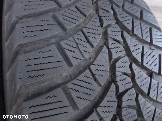 245/45/R19 102V Kumho Winter Craft WP71 - 4