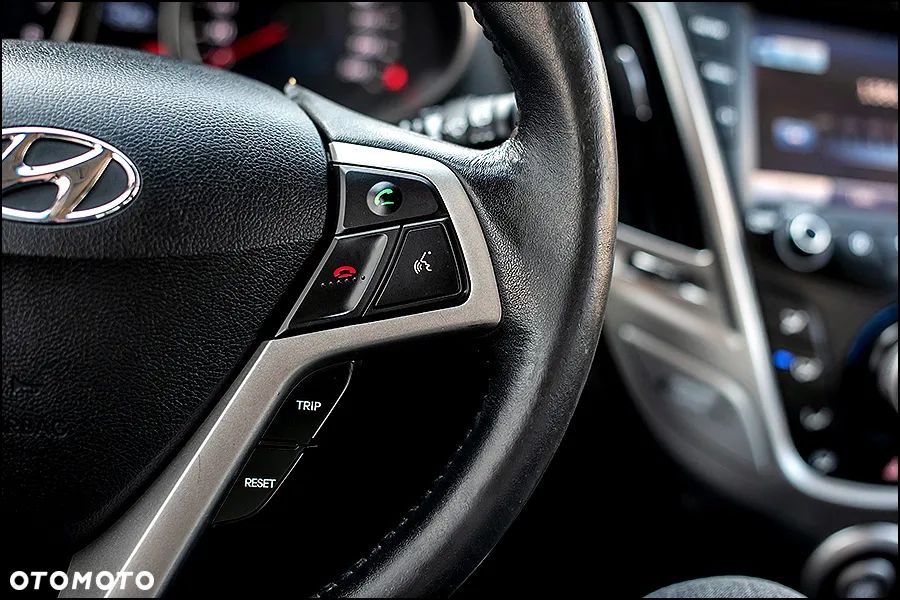 Hyundai Veloster - 18